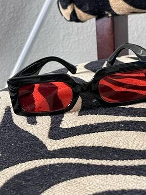 Black Retro Rectangle Sunglasses with Red Lenses